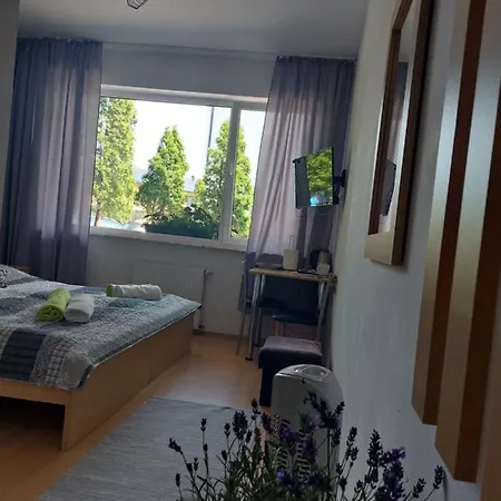 Bed & Breakfast Raj *